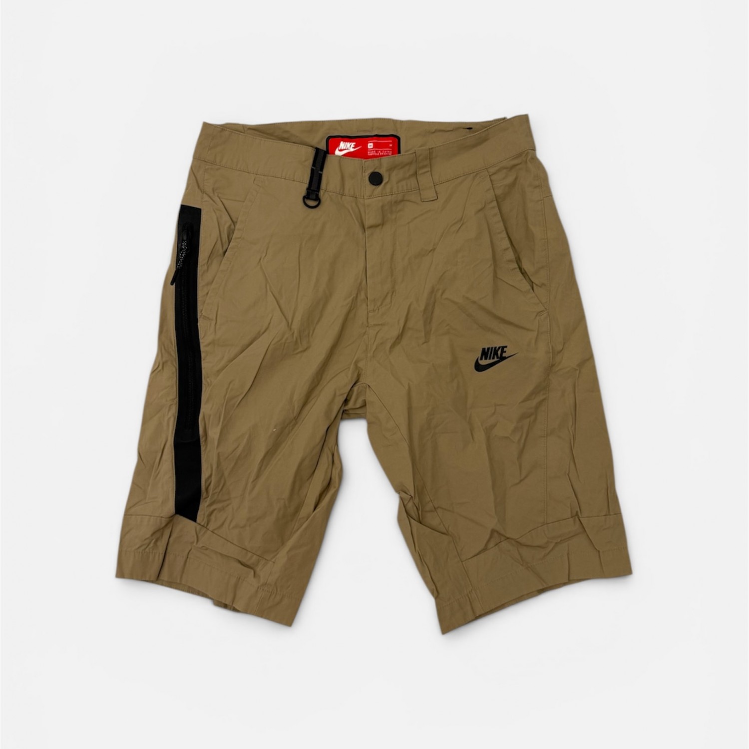 Nike Sportswear Μπεζ Ανδρική Βερμούδα με Τσέπη Φερμουάρ